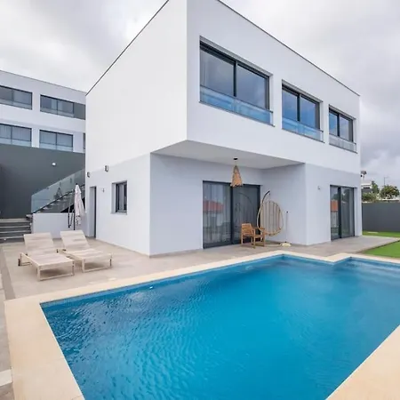 Villa View To The Desertas *